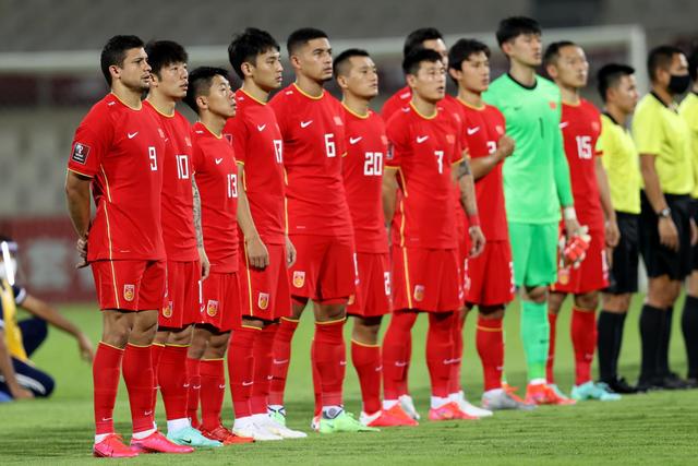 伯纳乌为随西班牙夺冠的六名U19皇马小将举行致敬